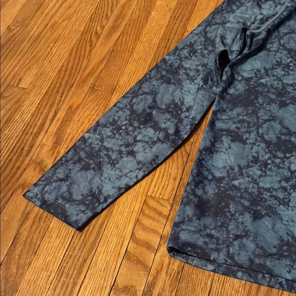Old Navy Blue Long Sleeve UV Protection Swim Tie-Dye Shirt - Picture 6 of 11